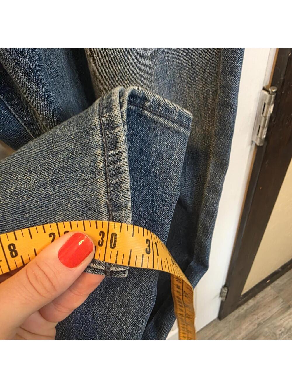 Old Navy Women's High-Rise Wow Straight Jeans Size 14 - Picture 7 of 8